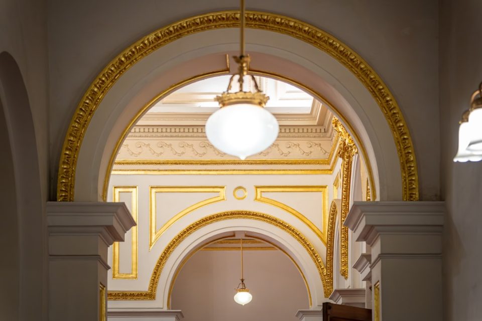 Photo vintage style hallway lighting